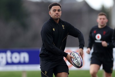 070325 - Wales Rugby Captains Run ahead of their 6 Nations game against Scotland tomorrow - Ben Thomas during training