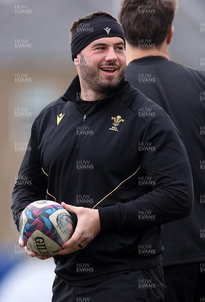 070325 - Wales Rugby Captains Run ahead of their 6 Nations game against Scotland tomorrow - Gareth Thomas during training