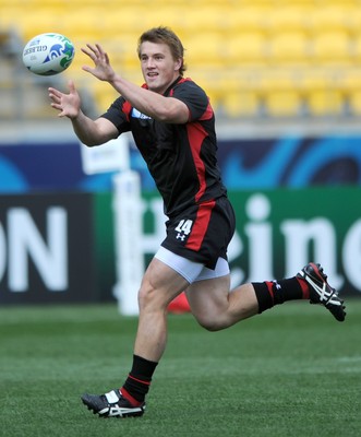 07.10.11 - Wales Rugby Captains Run - Jonathan Davies during training. 