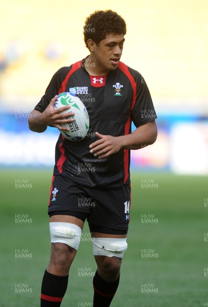 07.10.11 - Wales Rugby Captains Run - Toby Faletau during training. 
