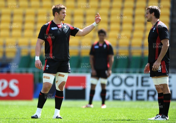 07.10.11 - Wales Rugby Captains Run - Dan Lydiate and Sam Warburton during training. 