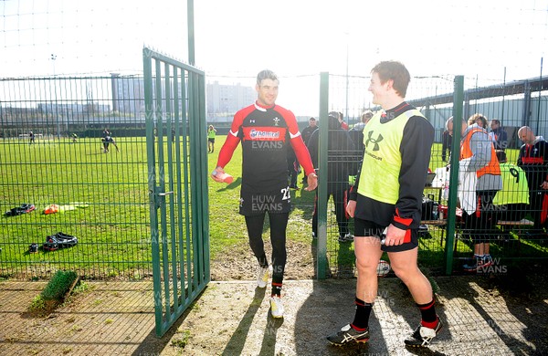 080213 - Wales Rugby Captains Run -Mike Phillips and Jonathan Davies during training