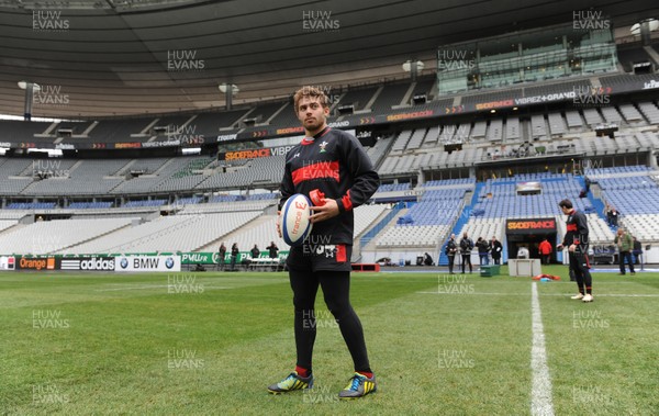 080213 - Wales Rugby Captains Run -Leigh Halfpenny during training