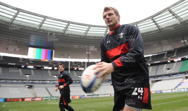 080213 - Wales Rugby Captains Run -Dan Biggar during training