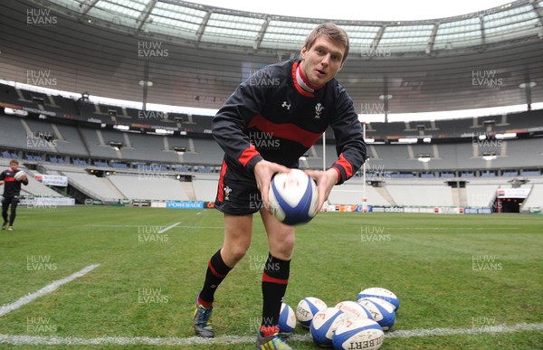 080213 - Wales Rugby Captains Run -Dan Biggar during training