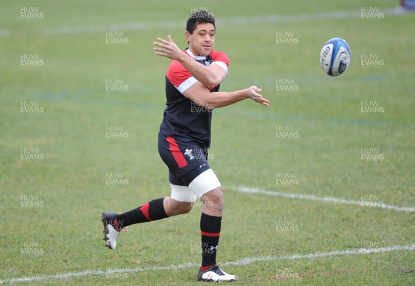 080313 - Wales Rugby Captains Run -Toby Faletau during training