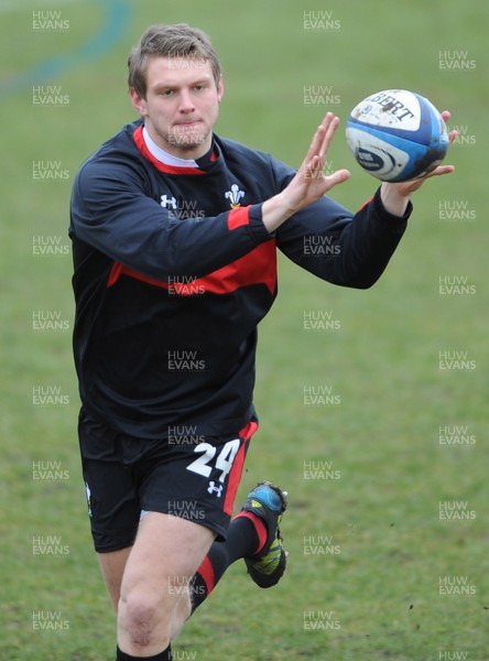 080313 - Wales Rugby Captains Run -Dan Biggar during training