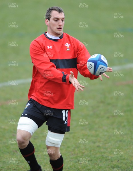 080313 - Wales Rugby Captains Run -Sam Warburton during training