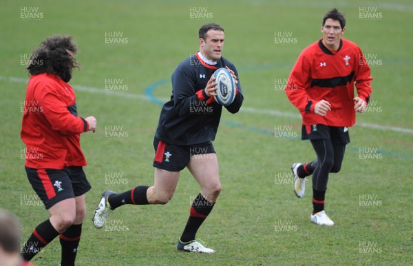 080313 - Wales Rugby Captains Run -Jamie Roberts during training