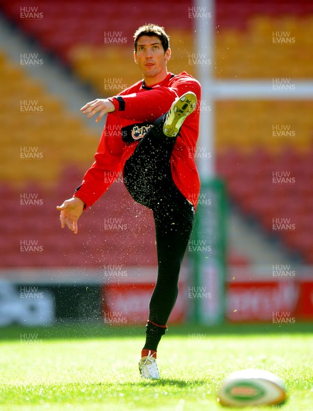 080612 - Wales Rugby Captains Run -James Hook during training