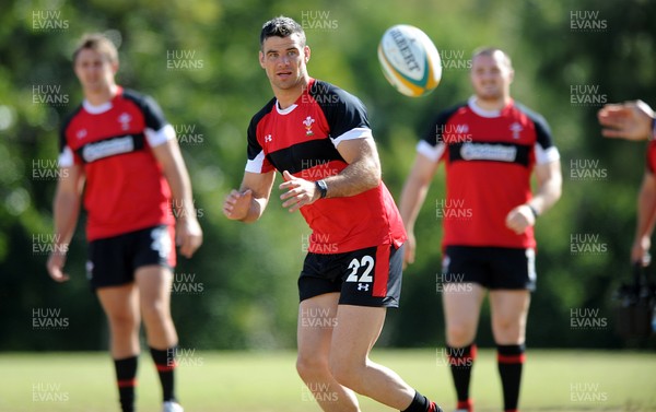 080612 - Wales Rugby Captains Run -Mike Phillips during training