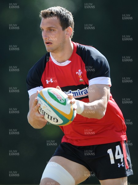 080612 - Wales Rugby Captains Run -Sam Warburton during training