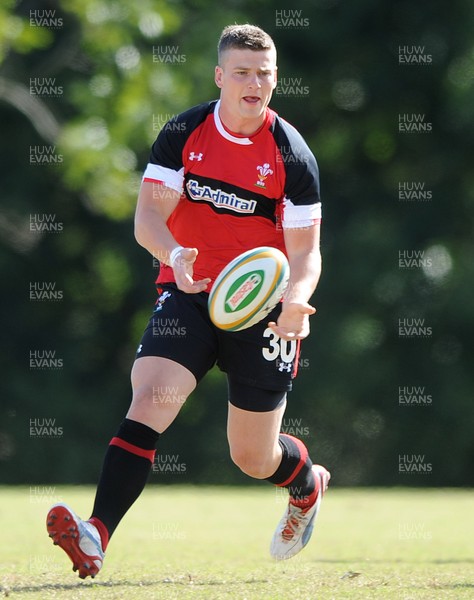 080612 - Wales Rugby Captains Run -Scott Williams during training