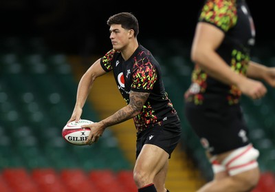 081125 - Wales Rugby Captains Run ahead of their first game against Argentina - Louis Rees-Zammit during training