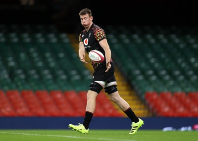 081125 - Wales Rugby Captains Run ahead of their first game against Argentina - Adam Beard during training