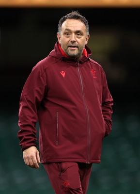 081125 - Wales Rugby Captains Run ahead of their first game against Argentina - Matt Sherratt, Attack Coach during training