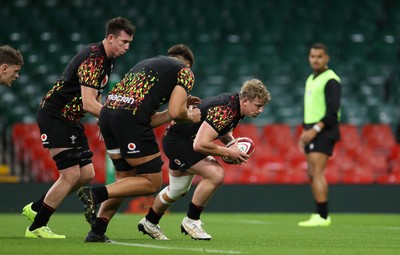 081125 - Wales Rugby Captains Run ahead of their first game against Argentina - Jac Morgan during training