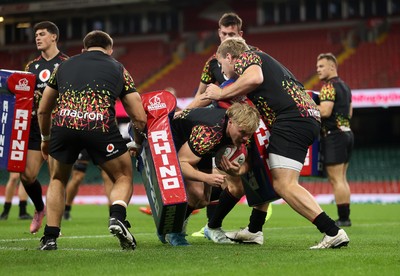 081125 - Wales Rugby Captains Run ahead of their first game against Argentina - Aaron Wainwright during training