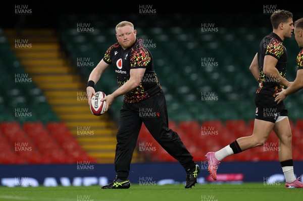 081125 - Wales Rugby Captains Run ahead of their first game against Argentina - Keiron Assiratti during training