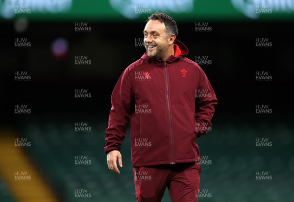 081125 - Wales Rugby Captains Run ahead of their first game against Argentina - Matt Sherratt, Attack Coach during training