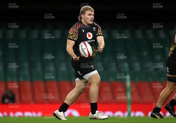 081125 - Wales Rugby Captains Run ahead of their first game against Argentina - Archie Griffin during training