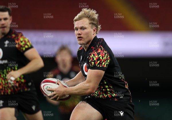 081125 - Wales Rugby Captains Run ahead of their first game against Argentina - Blair Murray during training