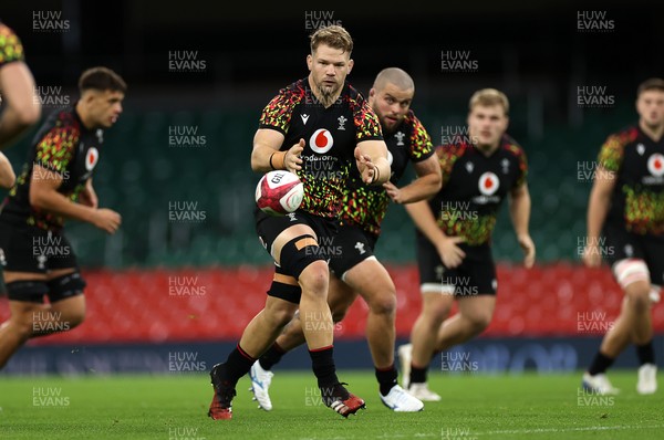 081125 - Wales Rugby Captains Run ahead of their first game against Argentina - Olly Cracknell during training