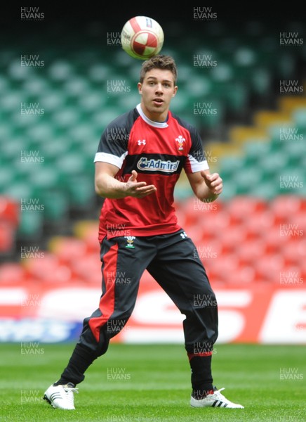 090312 - Wales Rugby Captains Run -Rhys Webb during training