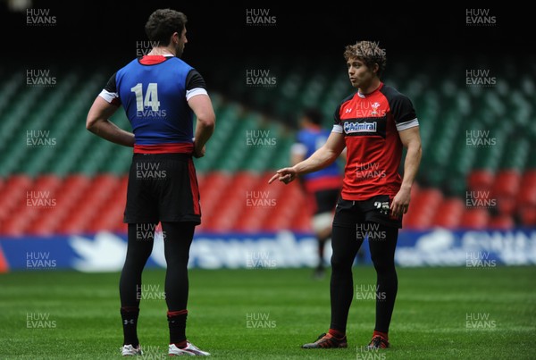 090312 - Wales Rugby Captains Run -Alex Cuthbert and Leigh Halfpenny during training