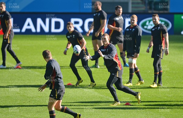 091015 - Wales Rugby Training -George North during training