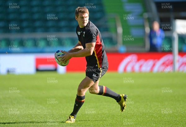 091015 - Wales Rugby Training -Dan Biggar during training