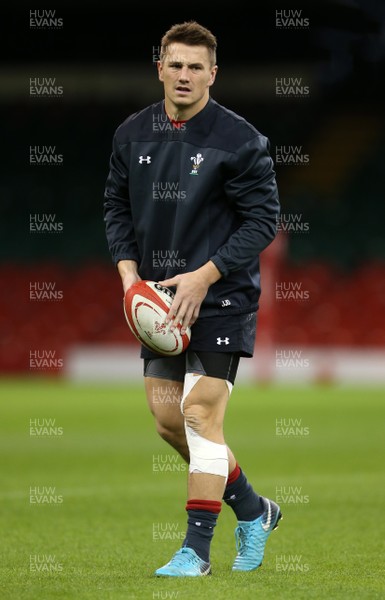 091118 - Wales Rugby Captains Run -  Jonathan Davies during training