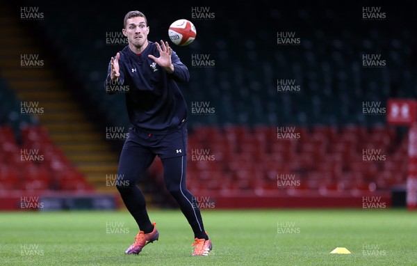 091118 - Wales Rugby Captains Run - George North during training