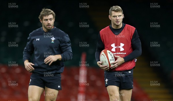 091118 - Wales Rugby Captains Run - Leigh Halfpenny and Dan Biggar during training