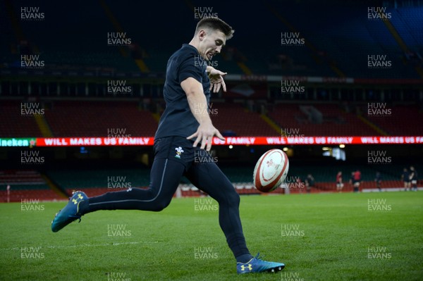 091118 - Wales Rugby Training - Josh Adams during training
