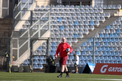100726 - Wales Rugby Captains Run ahead of their game against Argentina in San Juan tomorrow - Steve Tandy, Head Coach during training