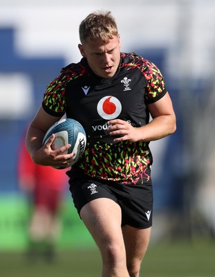 100726 - Wales Rugby Captains Run ahead of their game against Argentina in San Juan tomorrow - Sam Costelow during training