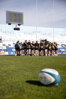 100726 - Wales Rugby Captains Run ahead of their game against Argentina in San Juan tomorrow - Wales team huddle