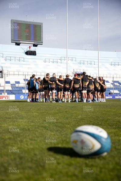 100726 - Wales Rugby Captains Run ahead of their game against Argentina in San Juan tomorrow - Wales team huddle