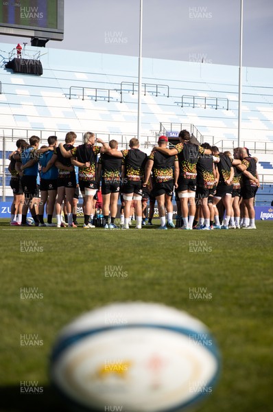 100726 - Wales Rugby Captains Run ahead of their game against Argentina in San Juan tomorrow - Wales team huddle