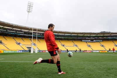 10.09.11 - Wales Rugby Captains Run - Jamie Roberts kicks during training at Westpac Stadium, Wellington. 