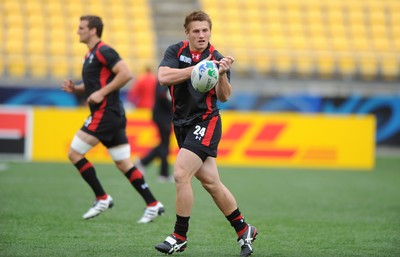 10.09.11 - Wales Rugby Captains Run - Jonathan Davies during training. 