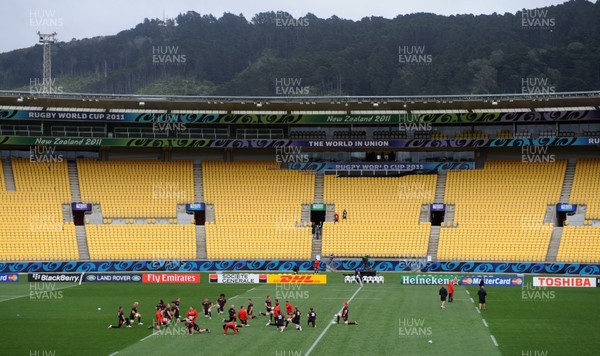 10.09.11 - Wales Rugby Captains Run - Wales players during training at Westpac Stadium, Wellington. 