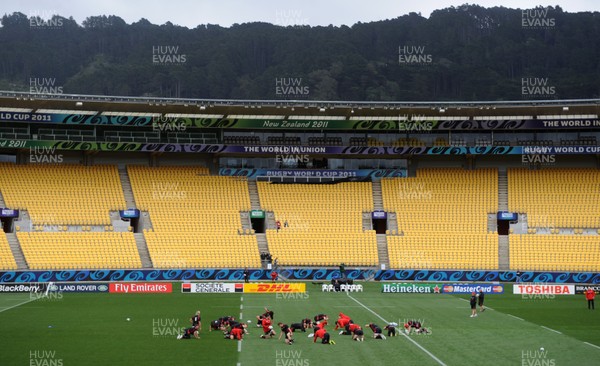 10.09.11 - Wales Rugby Captains Run - Wales players during training at Westpac Stadium, Wellington. 