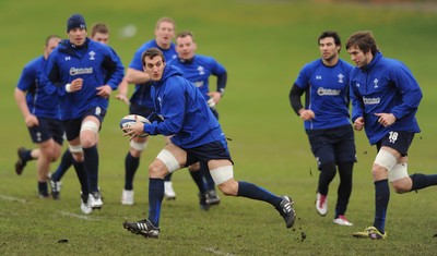 11.02.11 - Wales Rugby Captains Run - Sam Warburton during training. 