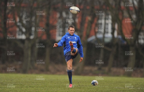 11.02.11 - Wales Rugby Captains Run - Lee Byrne during training. 