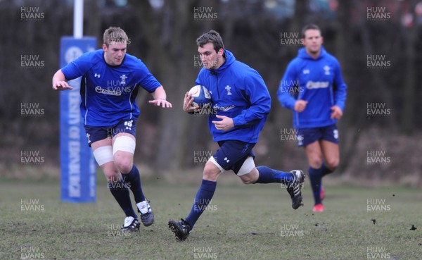 11.02.11 - Wales Rugby Captains Run - Sam Warburton during training. 