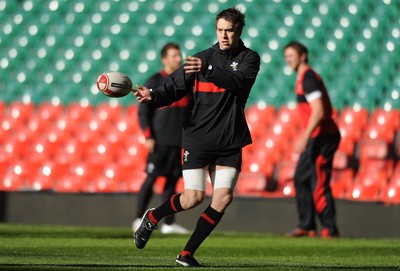 110212 - Wales Rugby Captains Run -Ryan Jones during training