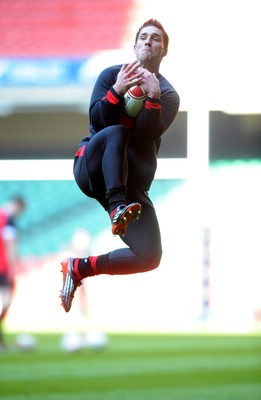 110212 - Wales Rugby Captains Run -George North during training