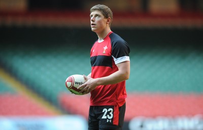 110212 - Wales Rugby Captains Run -Rhys Priestland during training